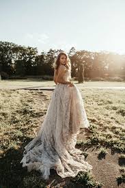 4.you could show off a mani in sheer lace pockets. 8 Gorgeous Wedding Dresses From Etsy
