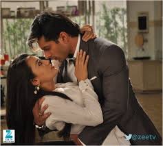 Zoya kisses him while he tries to get more romantic. The Magic Of Love Will Keep Asad Zoya S Relationship Alive Quboolhai Qubool Hai Girl Photo Poses Indian Drama
