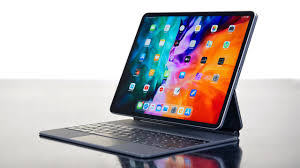 Das folio touch kostet weniger als die hälfte die tastatur liegt im ausgeklappten zustand plan auf dem tisch auf. Ipad Pro Magic Keyboard Review Ist Es Das Geld Wert Youtube