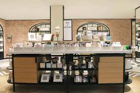 Resultat De Recherche D Images Pour Bar A Masque Merchandising Bar Le Bon Marche Masque
