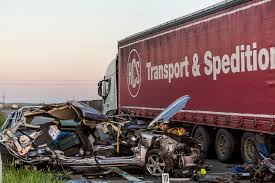 Innen is, túl is a csillagokon, mert lélek vagyok, végtelen, szabad. Halalos Baleset Az M3 On Video