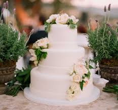 At cakeclicks.com find thousands of cakes categorized into thousands of categories. Small Wedding Cakes Everyone Will Love Inside Weddings