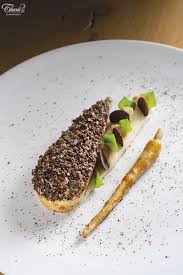 La Pintade Du Sud Ouest Pochee Et Truffee Declinaison De Panais De Monsieur Eric Roy Par Alexandre Leard Thuries Gastronomie Plats De Cuisine Cuisine Creative