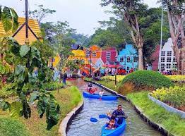 Kawasan wisata dengan luas sekitar 1,5 hektar ini memiliki banyak spot foto. Tempat Wisata Anak Di Bogor Keren Untuk Dikunjungi Bersama Keluarga