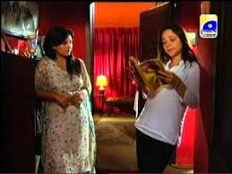 VISIBLE BRA IN GEO DRAMA - YouTube