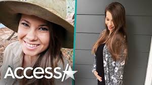 Bindi irwin was born on july 24, 1998 in nambour, queensland, australia as bindi sue irwin. Bindi Irwin Cradles Baby Bump At Family Dinner Youtube