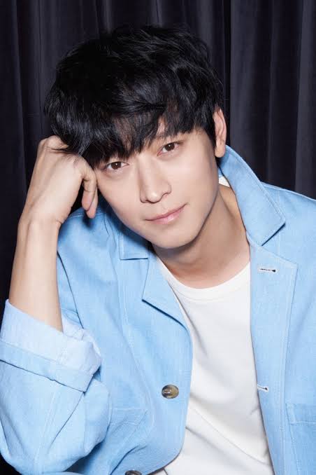 강동원 프로필 사진