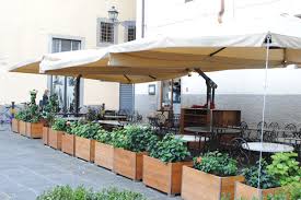 Cinema all'aperto e vino insieme, poco fuori firenze: Locali A Firenze Dove Pranzare All Aperto