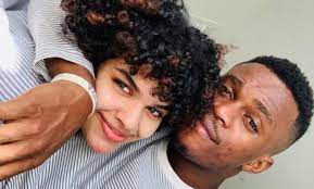 21 266 просмотров • 27 дек. Ø§Ù„Ù†Ø§Ø´Ø·Ø© Ø§Ù„Ø³Ø¹ÙˆØ¯ÙŠØ© Ø±Ù‡Ù Ø§Ù„Ù‚Ù†ÙˆÙ† ØªØ±Ù…ÙŠ Ø¨Ø·ÙÙ„Ù‡Ø§ ÙˆØ²ÙˆØ¬Ù‡Ø§ ÙÙŠ Ø§Ù„Ø´Ø§Ø±Ø¹ Ù†Ø¹Ù… ÙØ¹Ù„ØªÙ‡Ø§ Jadeedoha