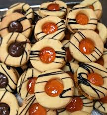 Voglio raccontarvi la ricetta più vecchia di questo sito, inserendo le foto passo passo (che prima non c'erano). Biscotti Di Pasta Frolla Www Pietrodefelice It
