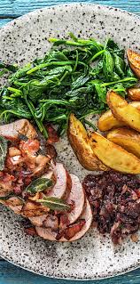 Rezept Bacon Salbei Schweinefilets Dazu Kartoffelwedges Und Fruchtige Cranberrysosse Und Spinat Leckeres G Schweinefilet Rezepte Schweinefilet Schweine Filet