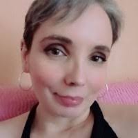 Caroline Heil's Instagram, Twitter & Facebook