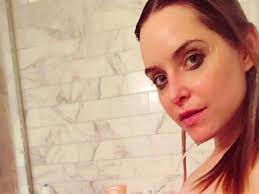 Jeni's splendid ice cream, built from the ground up with superlative ingredients. Actress Jenny Mollen S Candid Pregnancy Selfie Has Enraged Other Parents For Being Inappropriate Mirror Online