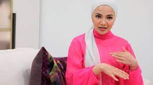Maybe you would like to learn more about one of these? Neelofa Eyes European Market