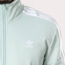 Adidas originals propose une collection variée, des baskets les plus emblématiques de la marque aux nouveaux vêtements d'inspiration vintage. Adidas Veste Zippee Bandes Brodees Beckenbauer Tt Cw1253 Vert Clair Laboutiqueofficielle Com
