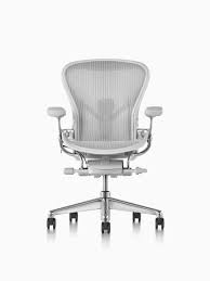 Light Gray Aeron Office Chair Viewed From The Front Herman Miller Office Chair Aeron Office Chair Office Chair