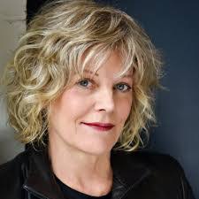 Julie Grannis's Instagram, Twitter & Facebook