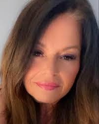 Beth Vaccaro's Instagram, Twitter & Facebook