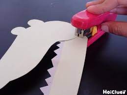 動く動物人形 画用紙とホチキスだけで楽しめる製作遊び 保育や子育てが広がる 遊び と 学び のプラットフォーム ほいくる 幼稚園のアートプロジェクト 手作りおもちゃ 保育 手作りおもちゃ