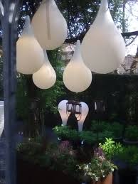 Besonders geeignet sind lichtobjekte beispielweise für die terrasse oder für rasenflächen. Liquid Light Outdoor Leuchtende Tropfen Fur Den Garten Outdoor Leuchten Lichtdesign Licht