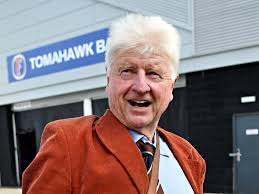 Opiniemaker sywert van lienden schuift aan bij op1. Volgens Zijn Vader Gaat Boris Johnson De Iran Crisis Easy Peasy Oplossen