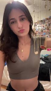 Kendra Ring's Instagram, Twitter & Facebook