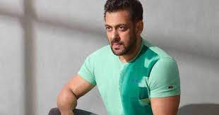 Khan has starred in several commercially successful films, such as saajan (1991), hum aapke hain koun.! Ucgfl0wpjlmf0m