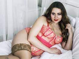 Telefonsex mit molligen Frauen & dicken Titten - Jetzt Anrufen!