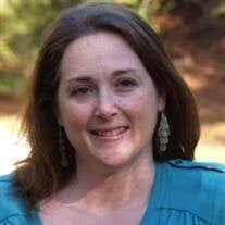 Mae Hull's Instagram, Twitter & Facebook