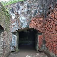 Dengan pembentukan malaysia pada tahun 1963, jabatan penjara malaysia merangkumi pengurusan penjara bagi semenanjung malaysia dan sabah serta sarawak. 9 Penjara Bawah Tanah Di Indonesia Yang Seram Banget Sarat Sejarah
