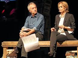 Marco travaglio è stato pizzicato in vacanza a formentera con alcuni colleghi, ma a per il momento i due non hanno rilasciato nessuna dichiarazione in merito come non è ancora del tutto chiaro se marco travaglio sia in crisi con la moglie isabella e per questo si sia gettato tra le braccia di un'altra donna. Travaglio Una Voce Nel Silenzio Bresciaoggi