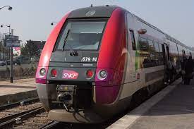 The gare de l'est is a terminus with easy, flat & level access between the taxi rank, concourse & all platforms, so painless to navigate with wheeled luggage. Transilien Line P Wikipedia
