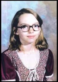 200 miles away, bobbie jo stinnett had been murdered, with her stomach gutted open. Lisa Montgomery A Victim Of Incest Child Prostitution And Rape Faces Execution Cornell Center On The Death Penalty Worldwide