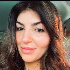 Sheena Hinson's Instagram, Twitter & Facebook