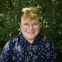 Ainsley Harris's Instagram, Twitter & Facebook