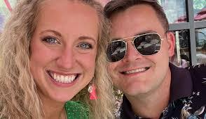 Katie Estes's Instagram, Twitter & Facebook