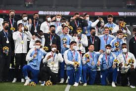 Los pumas hablan de los valores del equipo y el orgullo que sienten de vestir la camiseta albiceleste en unos juegos olímpicos. Exfrx Pzjmmeim