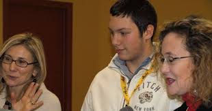 💛 Grazie Mariuccia per questi 18 anni impegnativi e bellissimi:  infaticabile fundraiser con una spiccata cura per la relazione; a molte e  molti di noi la tua passione e dedizione han mostrato