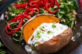 Ofen Susskartoffel Mit Joghurt Dip Zu Buchweizen Feldsalat Mit Paprika Simply Vega Susskartoffel Rezept Ofen Susskartoffeln Zubereiten Susskartoffel Rezept Vegan