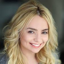 Hilary Wolfe's Instagram, Twitter & Facebook