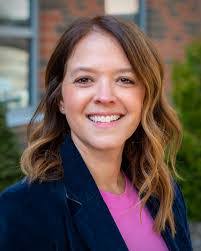 Sara Klink's Instagram, Twitter & Facebook