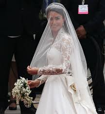 Two cakes?.a trend that i will be more than happy too see happening everywhere. Royal Wedding Kate Middleton S Wedding Dress Revealed See The Very First Pics Here Update I Scored Some Details And Decent Photos Glamour