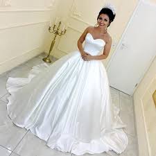 These ball gown wedding dresses are guaranteed to make you feel like a princess as you walk down the aisle on your wedding day. White Satin Bridal Wedding Dresses Ball Gowns With Sweetheart Neckline Alinanova