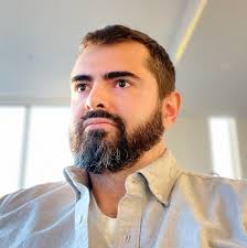 This logarithmic chart of global coronavirus cases is everywhere, but not  everyone knows how to read it. This video clarifies 4 things to look out  for: