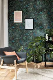 Le design géométrique minimaliste représente le motif greca emblématique, une approche ultra glamour de l'ornementation murale. Green Life