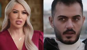 Since Natalie Mordovtseva deleted this picture because folks called out her  h o r r i b l e photoshop job, here's a #repost 🥴😎🤣 Feel free to join  our main linked