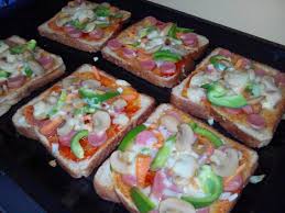 Dah buat, jangan lupa komen ye! Gojes Crafts Simple Mini Pizza Recepi Pizza Recepi Mini Pizza Pizza