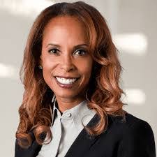 Karen Wade's Instagram, Twitter & Facebook