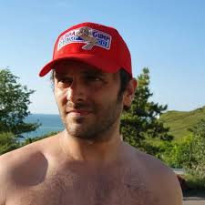 Bubba gump cap shrimp co. The Red Cap Bubba Gump Carried By Pio Marmai On His Account Instagram Piomarmai Spotern