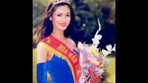 Sau khi đăng quang, thu thủy đỗ học viện ngoại giao nhưng chỉ theo học một thời gian để sang mỹ theo đuổi ngành quản trị kinh doanh. Hoa Háº­u Viá»‡t Nam 1994 Nguyá»…n Thu Thá»§y Thá»«a Nháº­n Sá»­ Dá»¥ng Dao Keo Bao NgÆ°á»i Lao Ä'á»™ng